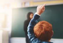 ¿Debilitar la deserción escolar o promover la calidad educativa?